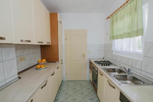 Apartments with a parking space Mastrinka Ciovo - 11283 - image 10