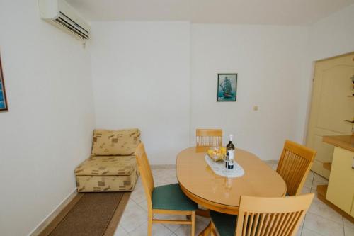 Apartments with a parking space Mastrinka Ciovo - 11283 - image 13