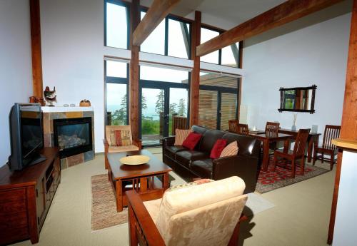 Large & Luxurious Oceanview Villa - Pacific Rim Retreat - Apartment - Ucluelet