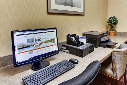 Holiday Inn Express Hotel & Suites Lancaster-Lititz, an IHG Hotel