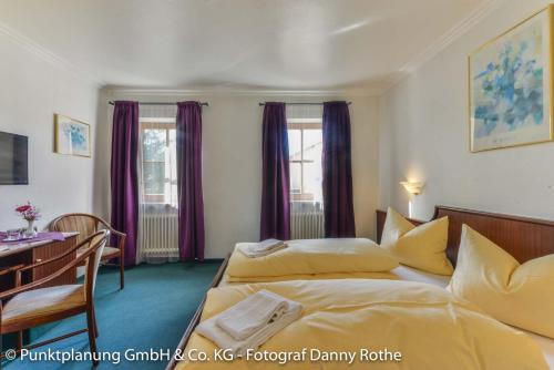 1 queen bed