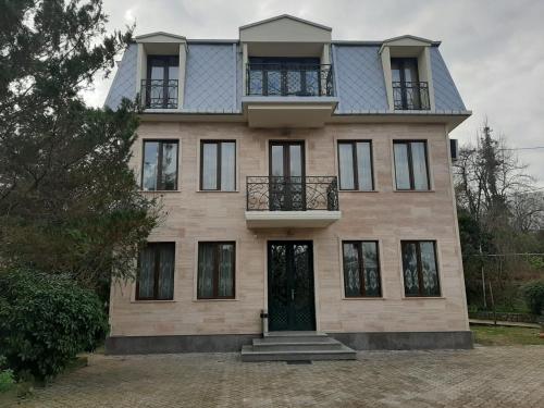 Lasha Guest House
