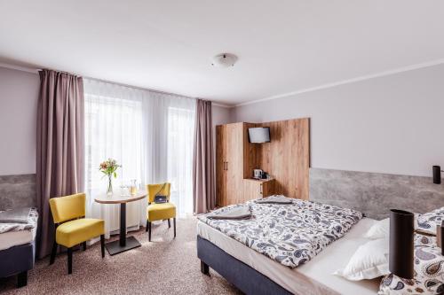3 twin beds