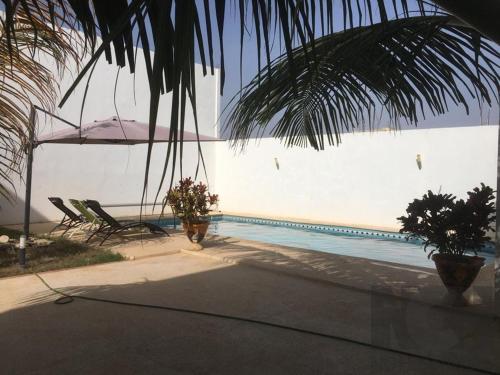 גינה, SALY - Villa Kage 6 chambres -Clim-Wifi-Eau chaude-Billard-Babyfoot-Ping pong-Canal - ELECTRICITE NO in סאלי