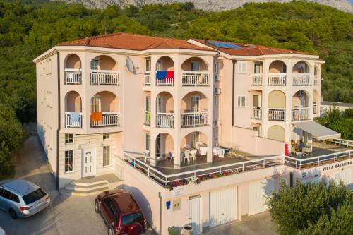  Apartments Simovic, Pension in Tučepi bei Donje Rašćane