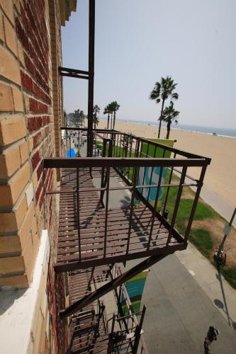 Venice Suites - image 2