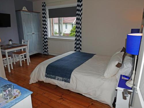 Kingsize Close To Beach, Worthing, West Sussex