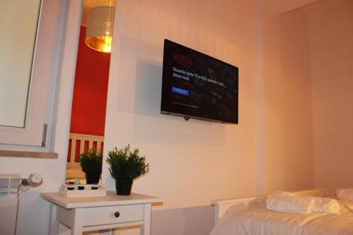 Roman Sunrise Rooms - image 8