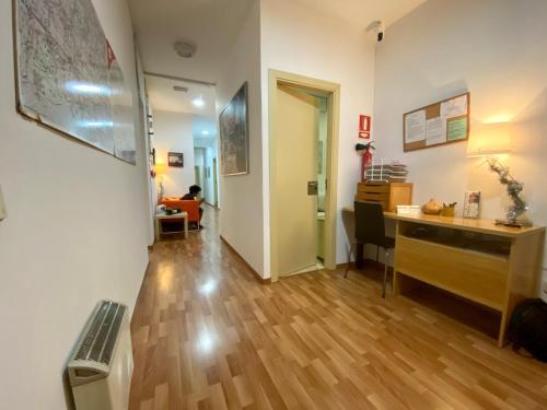 Barcelona Housing Student - image 14