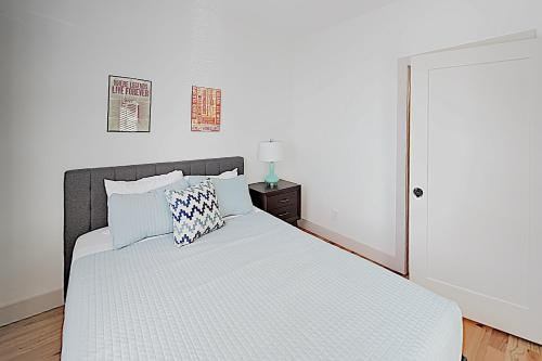 New Listing! Contemporary Nashville Nations #3 townhouse - image 5