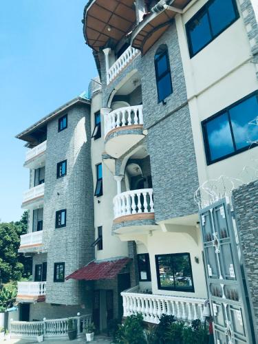 Belvoir Hotel & Furnished Residence Freetown - image 3