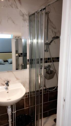 Hotel Les Arcades photo 16
