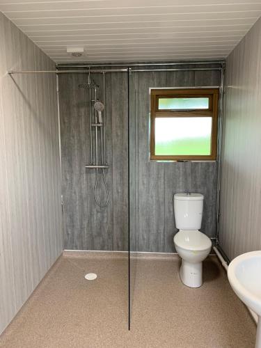 Glamping at Holly Grove Farm - image 7
