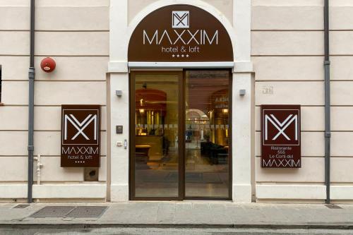 Entrada, Maxxim Hotel in Ferrara