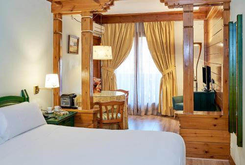 Twin Room with Spa Access