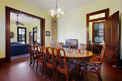 1886 Victorian home - image 14