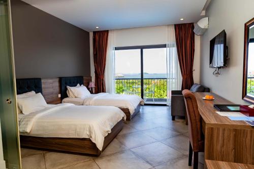 Deluxe Twin Sea View