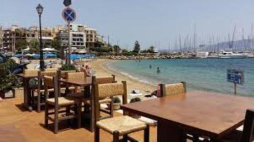 Naiades Marina Hotel - image 9