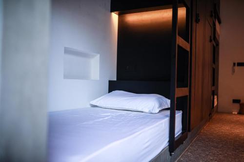 Single Bed in Female Dormitory Room image 3