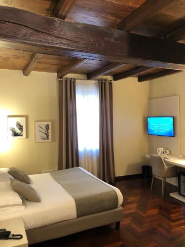 Hotel Boutique Antiche Mura