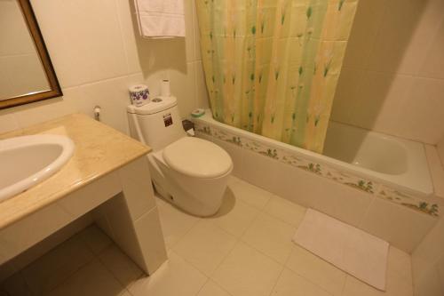 room detail thumbnail 2