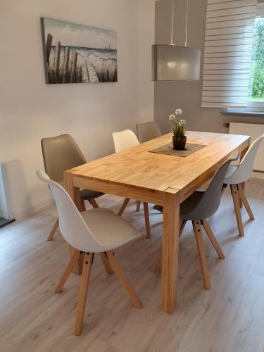 設施, Tolle 125m² Erdgeschoßwohnung im Einzelhaus in 卡爾滕基爾興