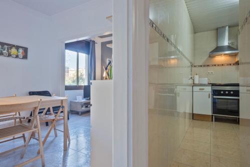Apartamentos Tarradellas Sants Estació - image 8