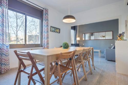 Apartamentos Tarradellas Room Type - Four-Bedroom Apartment 2 Apartamentos Tarradellas Room Type - Four-Bedroom Apartment 2