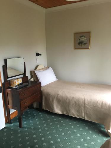 2 twin beds