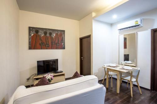 Condo Title D404 ( Condo Title D404 )