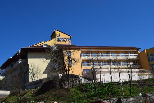 . Hotel Bojur