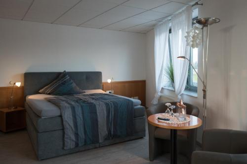 B&B Bünde - An der A 30 UG - Bed and Breakfast Bünde