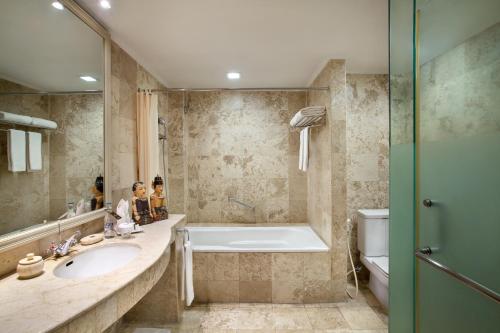 room detail thumbnail 2