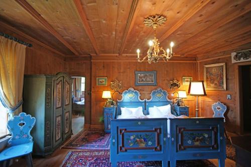 room detail thumbnail 1