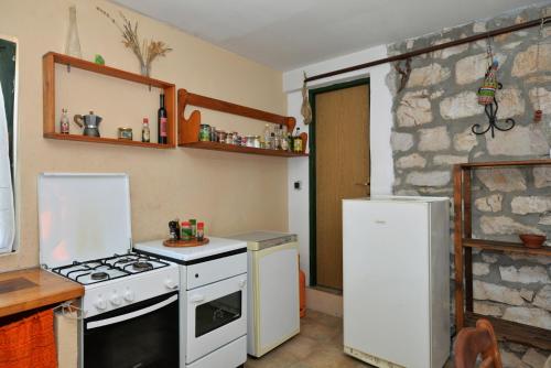 virtuve, Kornati Robinzon House in Žut