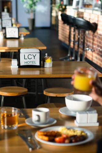 London City Airport Hotel - image 14