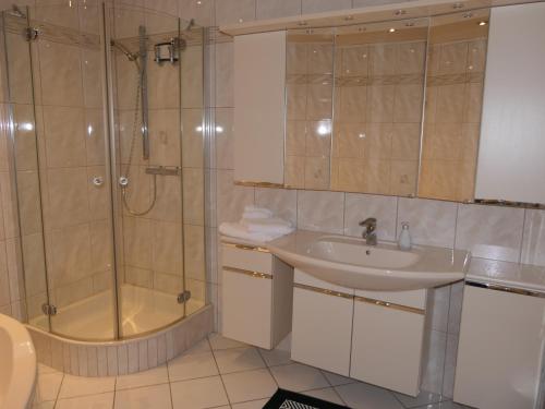 浴室, Ferienwohnung Jürgen Brill (Ferienwohnung Jurgen Brill) in 埃珀爾博恩