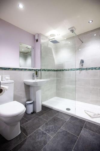 The Wyndham Hotel 4