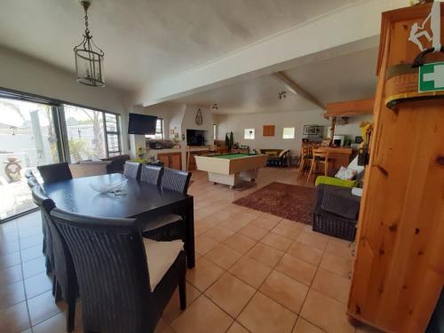 Au Plais De Langebaan at Palm Tree Villa