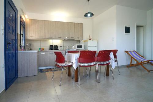 Kitchen, Dolphins House in Avdhira