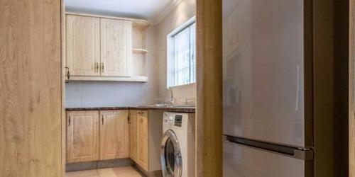 Two-Bedroom Cottage image 4