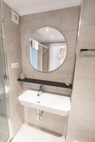 Apartamentos Palm Beach Club Carihuela - image 3