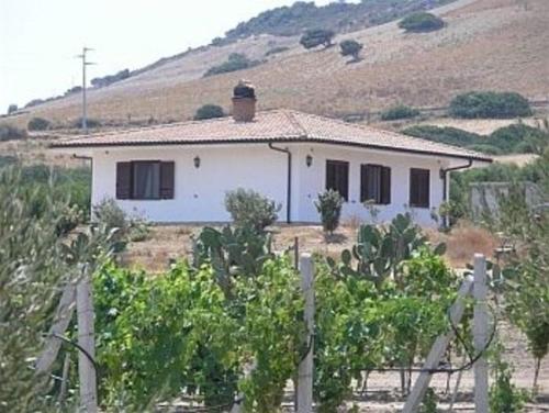  Villa Limone auf Olivenhain, smartworking in 9010 Gonnesa