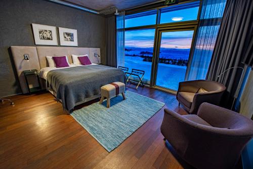 Junior Suite with Mountain View