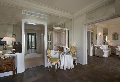 Excelsior Palace Hotel - image 13