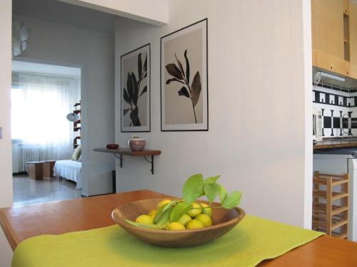 Lagoon View Apartment - image 9