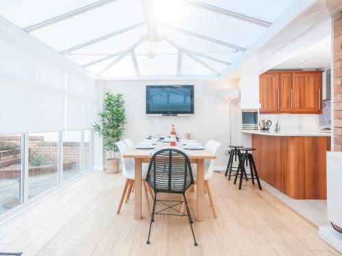 Luxury spacious 3 bed home close to City/Stadiums gîte à louer Rudry