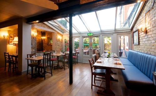 Restaurant, Kew Gardens Hotel in Twickenham