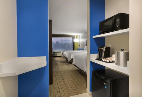 Holiday Inn Express - Lake Park, an IHG Hotel