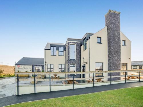 Standing Stones Lodge - image 7